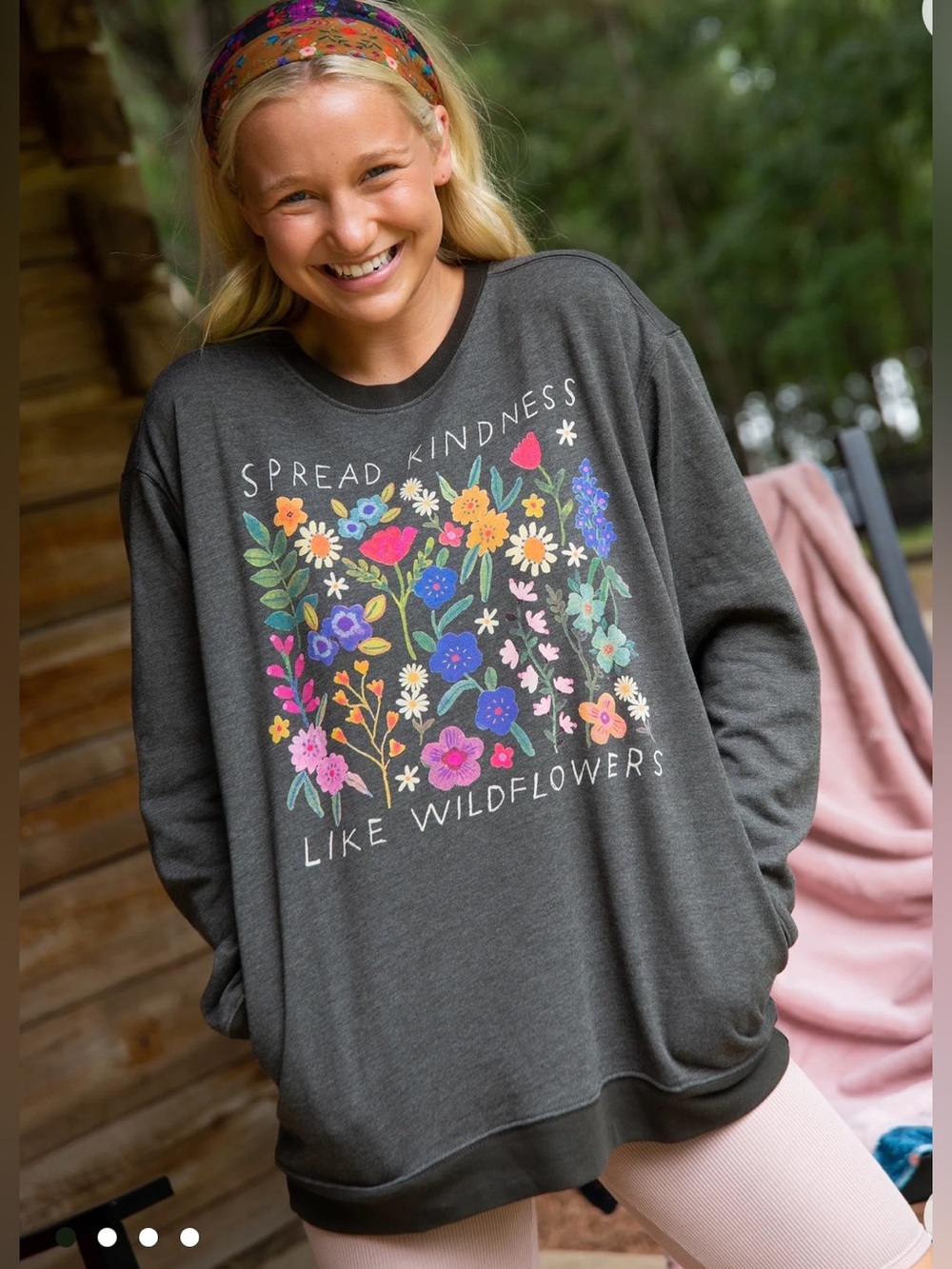 NATURAL LIFE Green Floral 'Spread Kindness Like Wildflowers' Sweatshirt Small